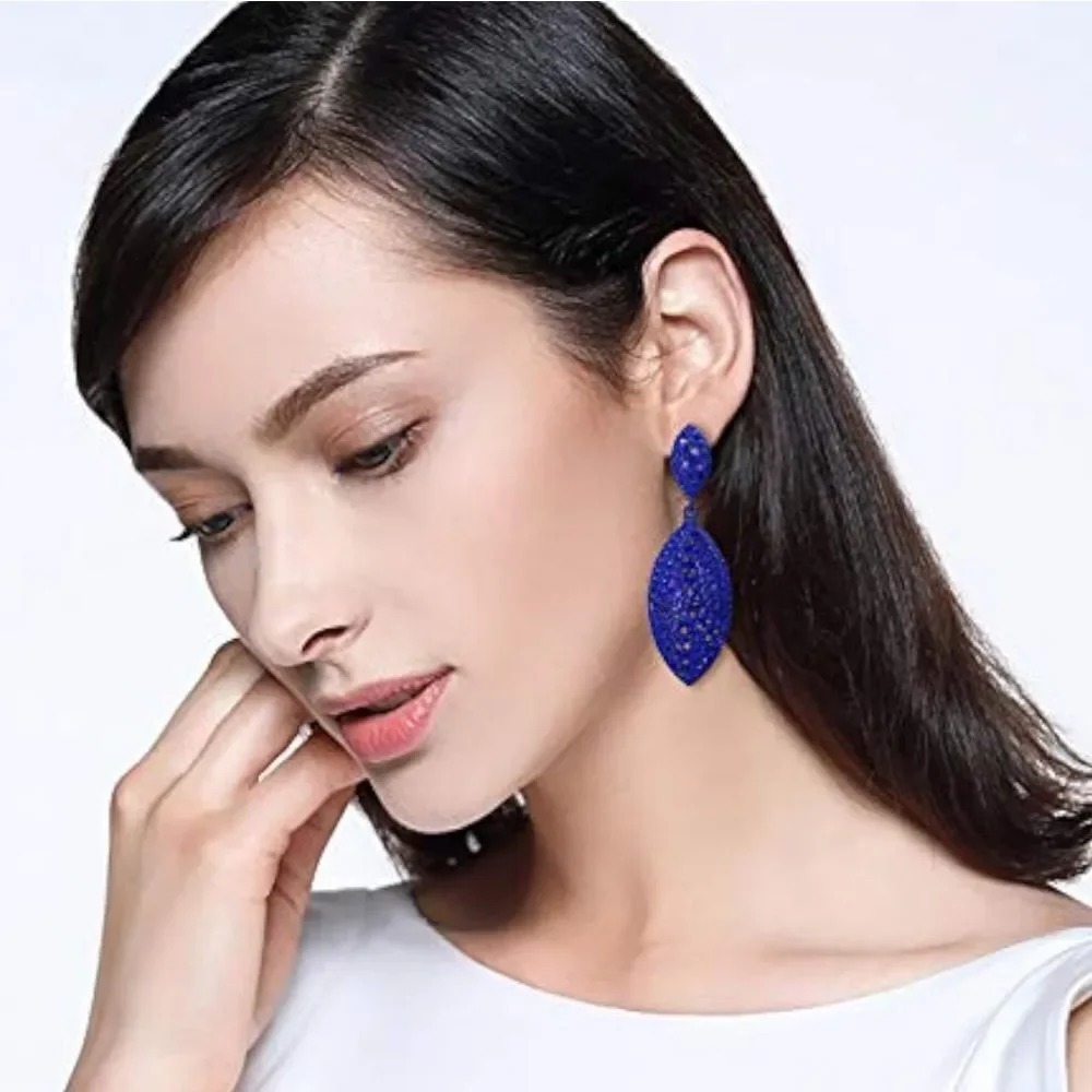 BijouStudios Earrings blue tone
